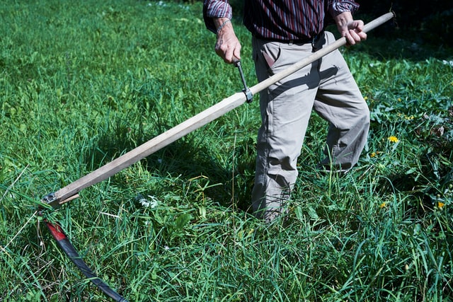 how to mow with a scythe
